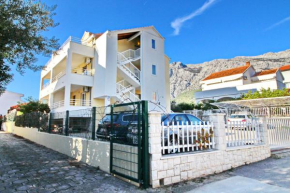 Отель Apartments Marković  Оребич